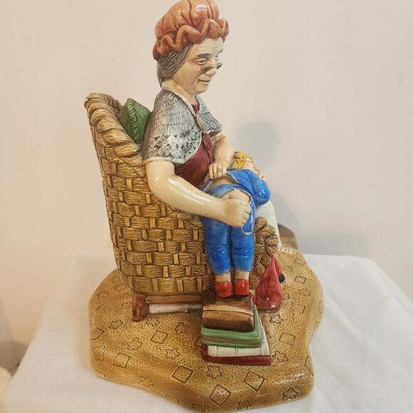 Vtg 1981 Naturecraft England Grandmas Comfort Figure 882 Hand Painted Stonecraft - Picture 2 of 12